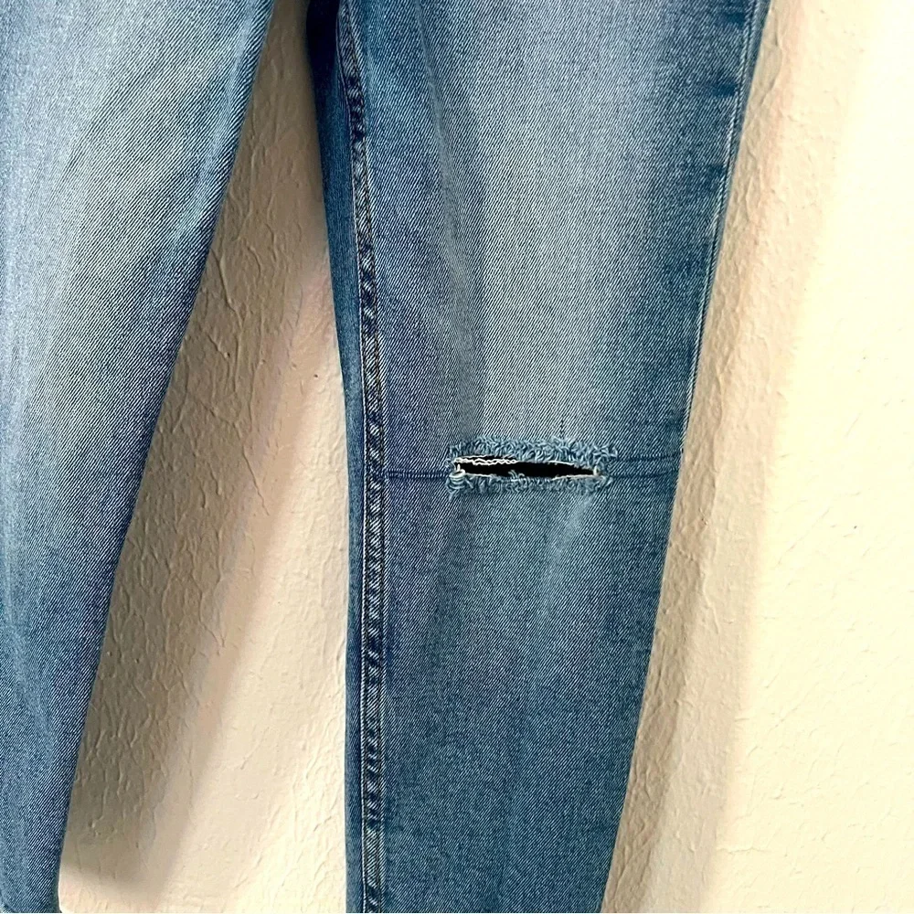 Zara Boys Skinny Ripped Jeans Size 7 Adjustable Waist Light Wash EUC Everyday